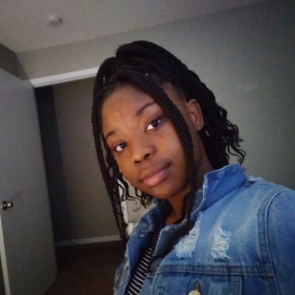 Meet your Posher, Maya - Picture 3 of 8